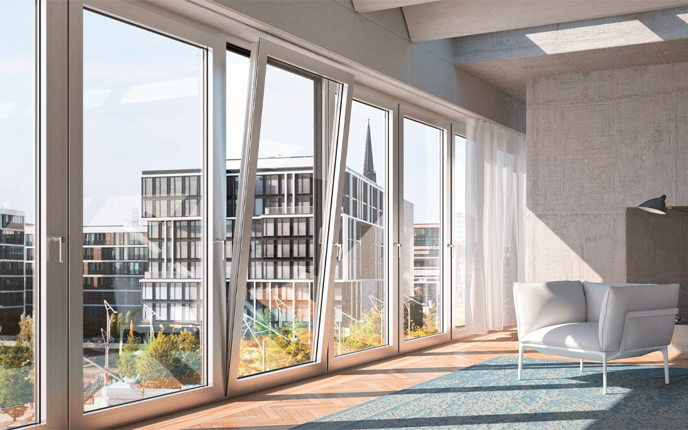 Janelas em PVC oscilobatentes brancas com vista exterior